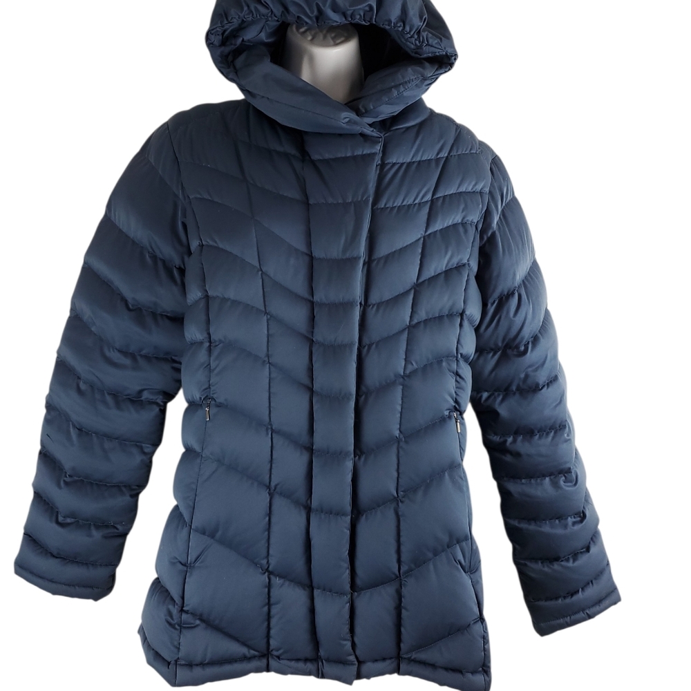 Patagonia Women’s Downtown Loft Hooded Down PufferSize Medium